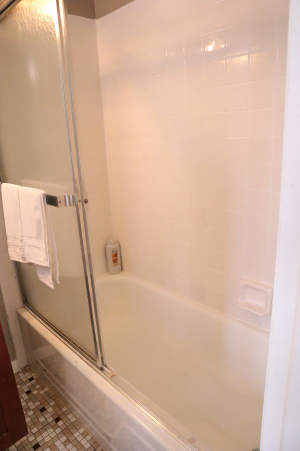 Center City, Convention Center, Jefferson Apt 202 - thumb 1