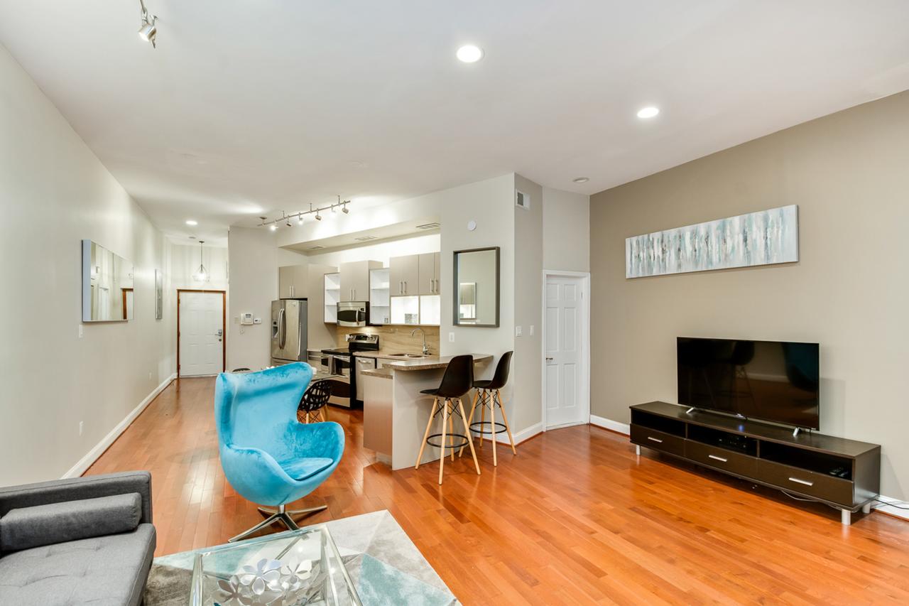 Stylish Center City 1bd Apartment - thumb 3