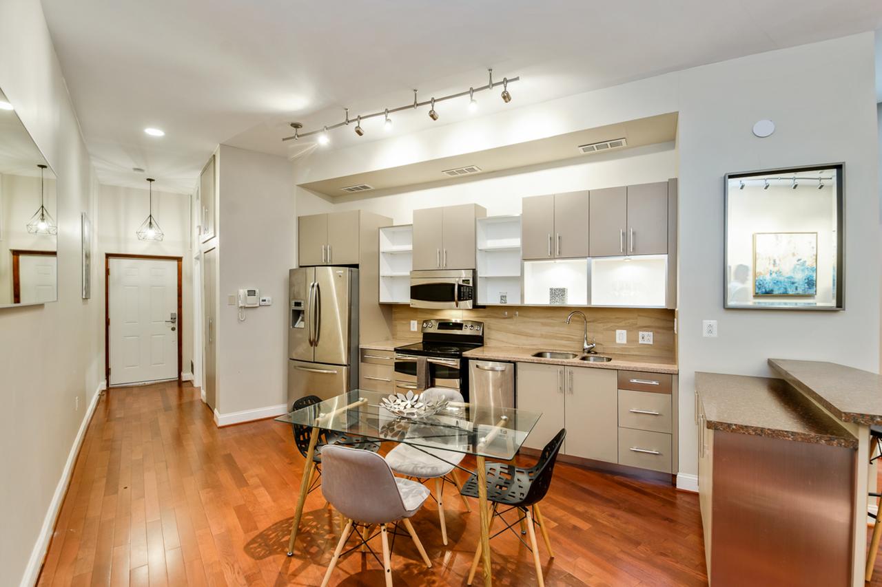 Stylish Center City 1bd Apartment - thumb 1