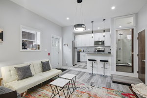 Bright, Modern Corner Unit -- Walk To Kimmel Center