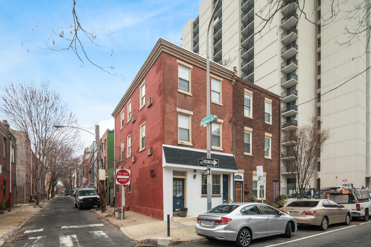 Bright, Modern Corner Unit -- Walk To Kimmel Center - thumb 2