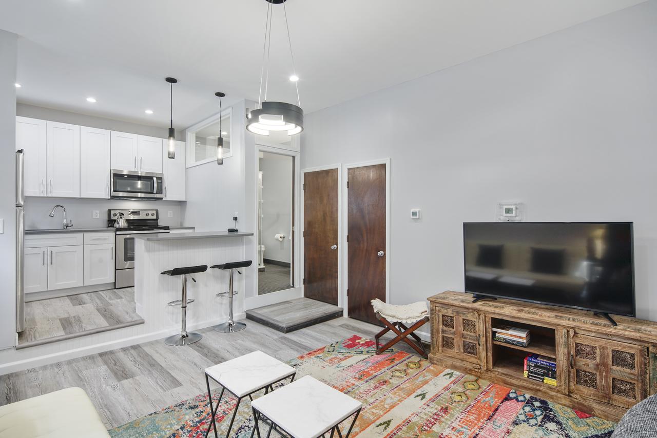 Bright, Modern Corner Unit -- Walk To Kimmel Center - thumb 7