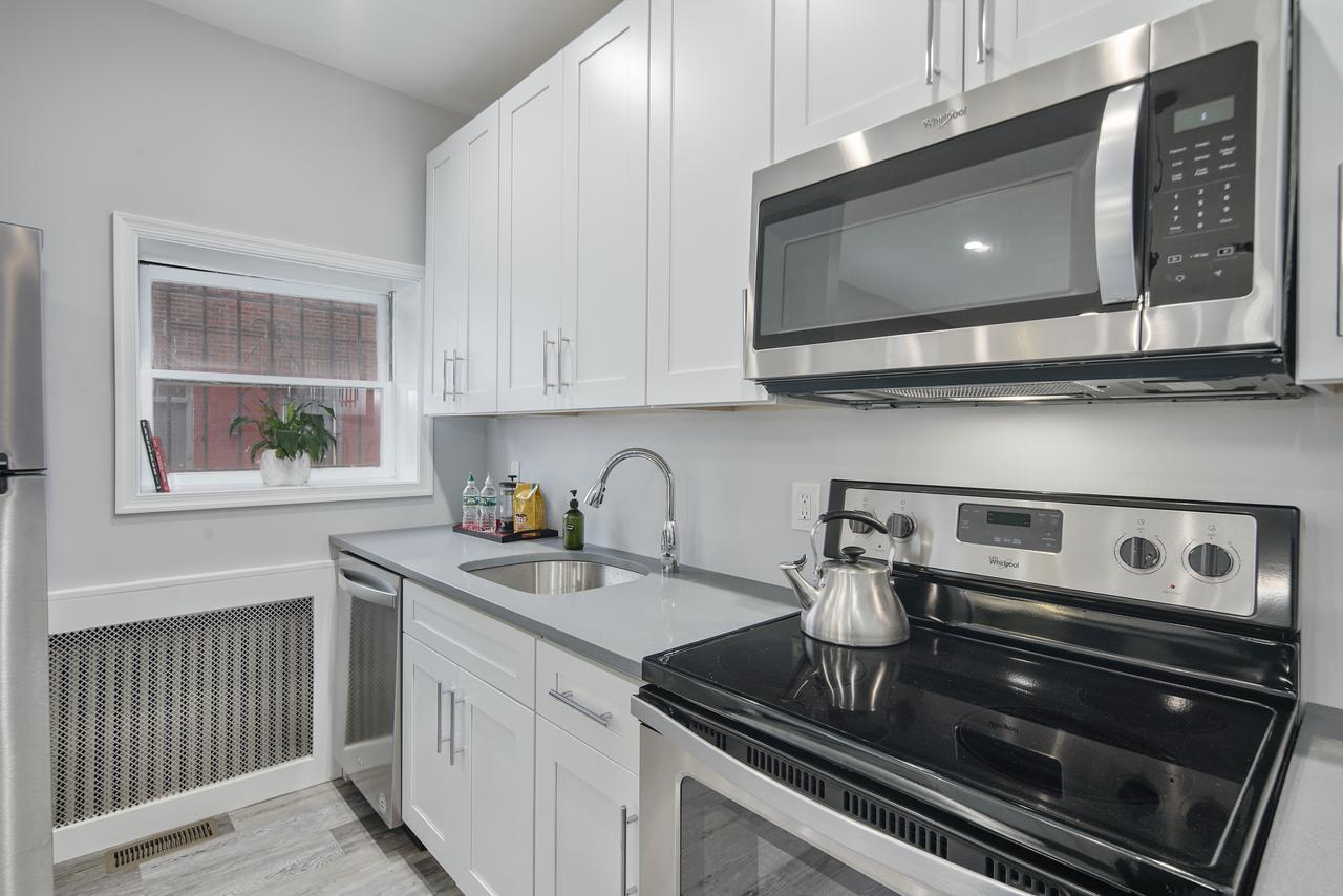 Bright, Modern Corner Unit -- Walk To Kimmel Center - thumb 10