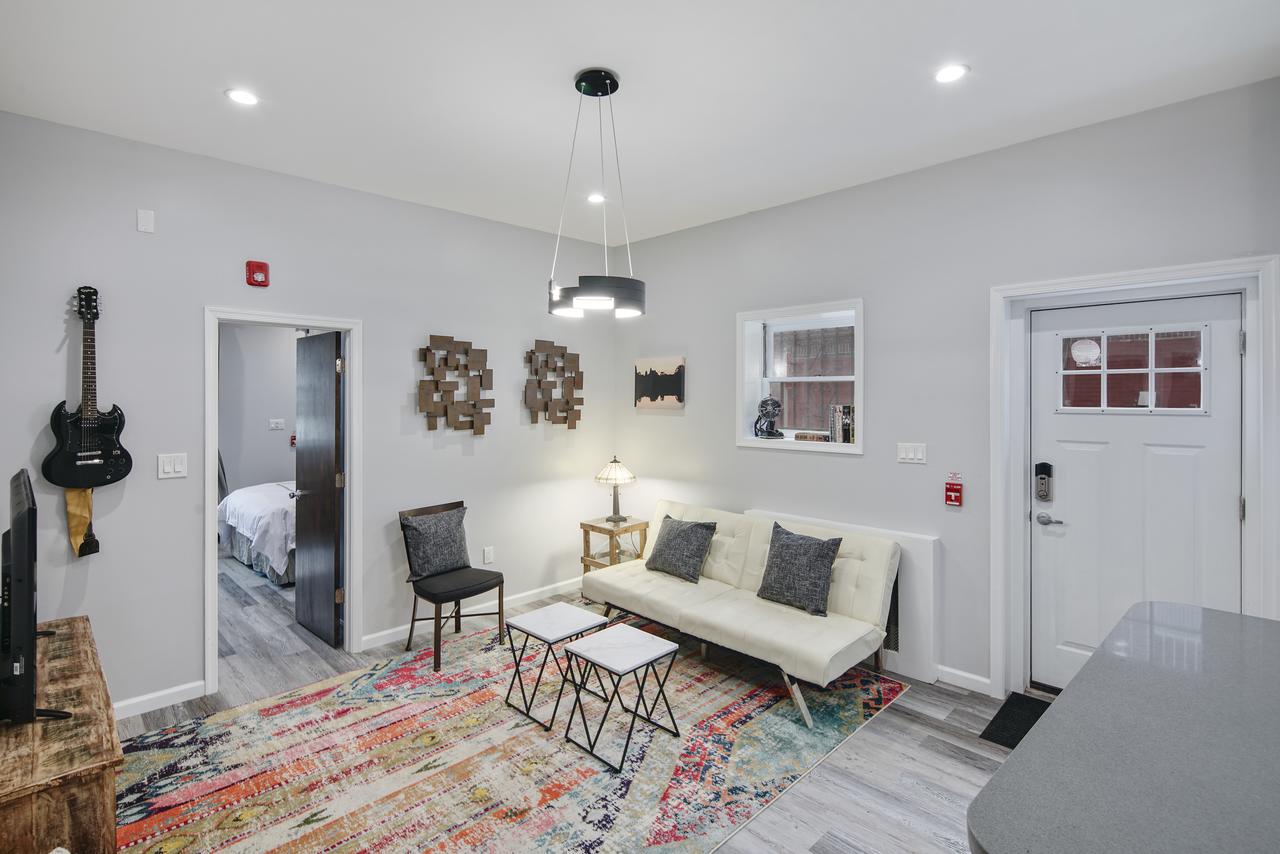 Bright, Modern Corner Unit -- Walk To Kimmel Center - thumb 12