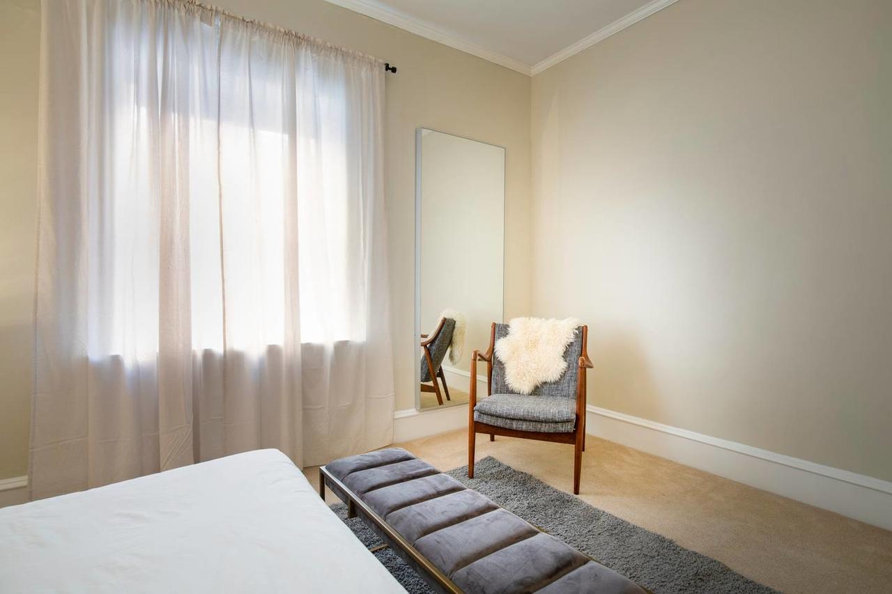Walker's Paradise 2-Bdrm In Rittenhouse Square - thumb 5