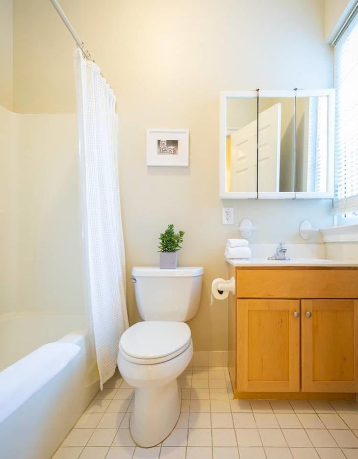 Walker's Paradise 2-Bdrm In Rittenhouse Square - thumb 4