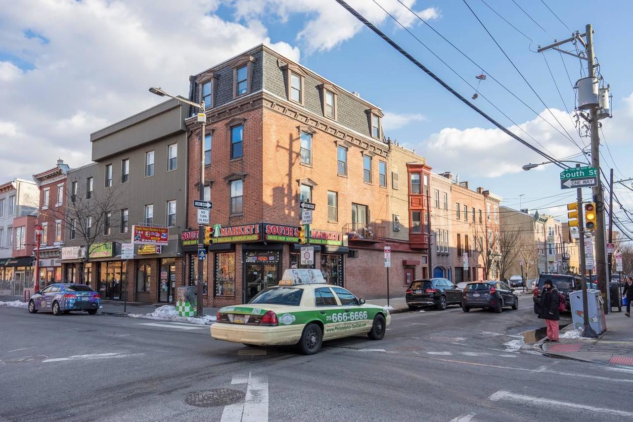 Philly's Hidden Gem With Patio And Great Location - thumb 26