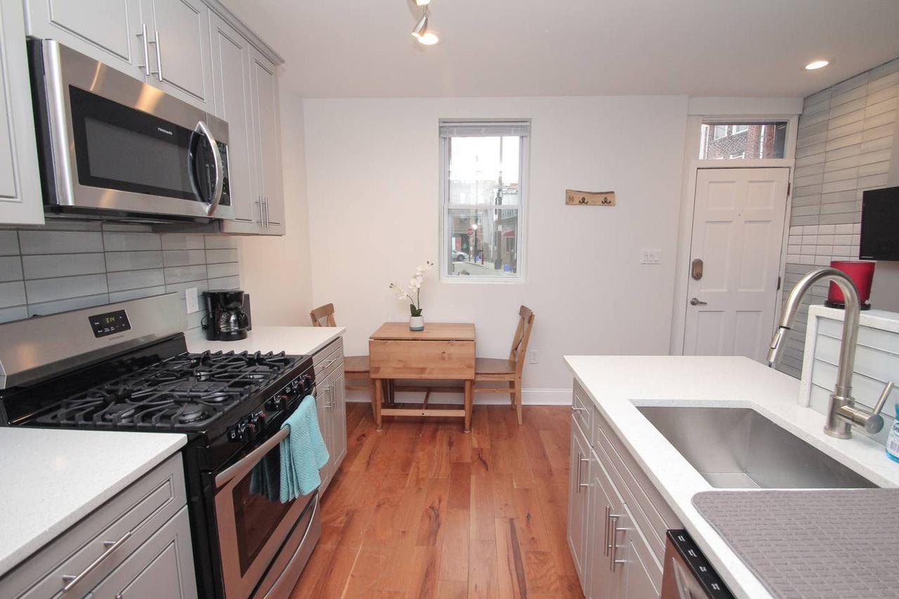 Spectacular Downtown Trinity! Sleeps 6! - thumb 12