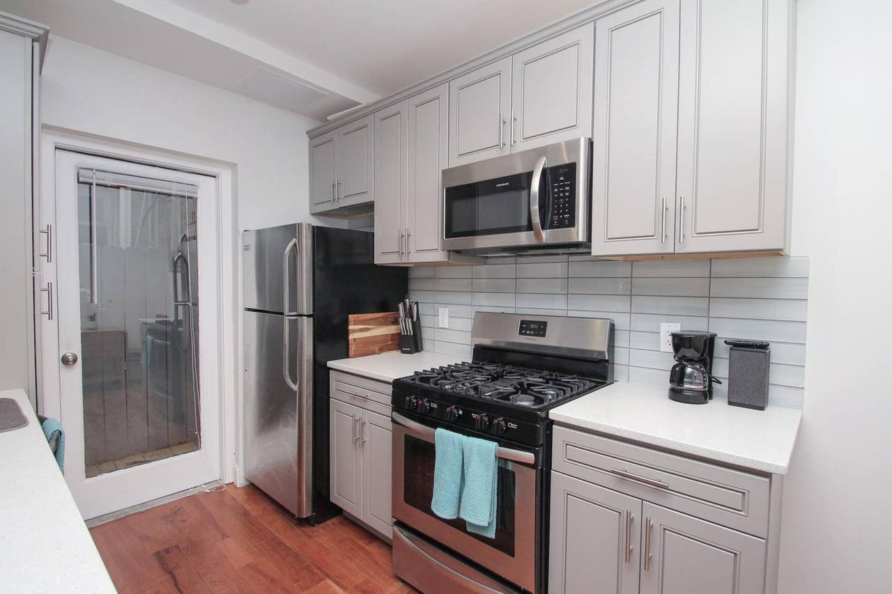 Spectacular Downtown Trinity! Sleeps 6! - thumb 15