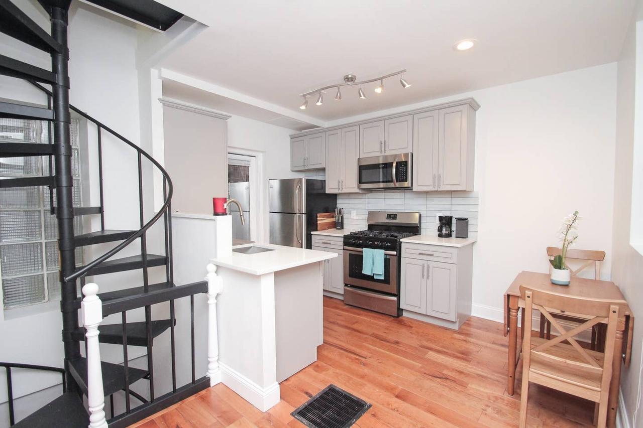 Spectacular Downtown Trinity! Sleeps 6! - thumb 11