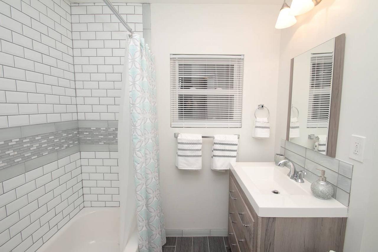 Spectacular Downtown Trinity! Sleeps 6! - thumb 18