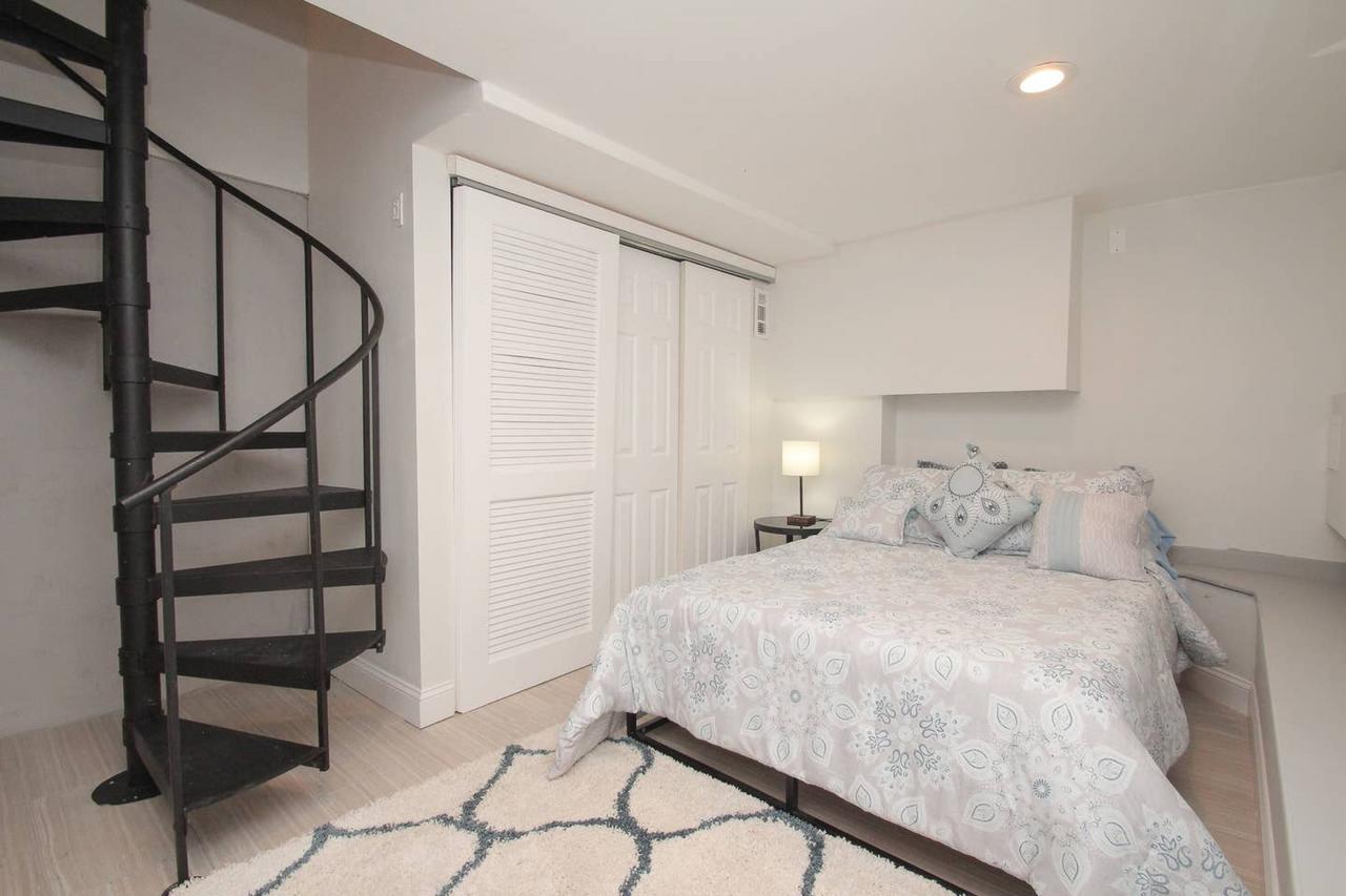 Spectacular Downtown Trinity! Sleeps 6! - thumb 14
