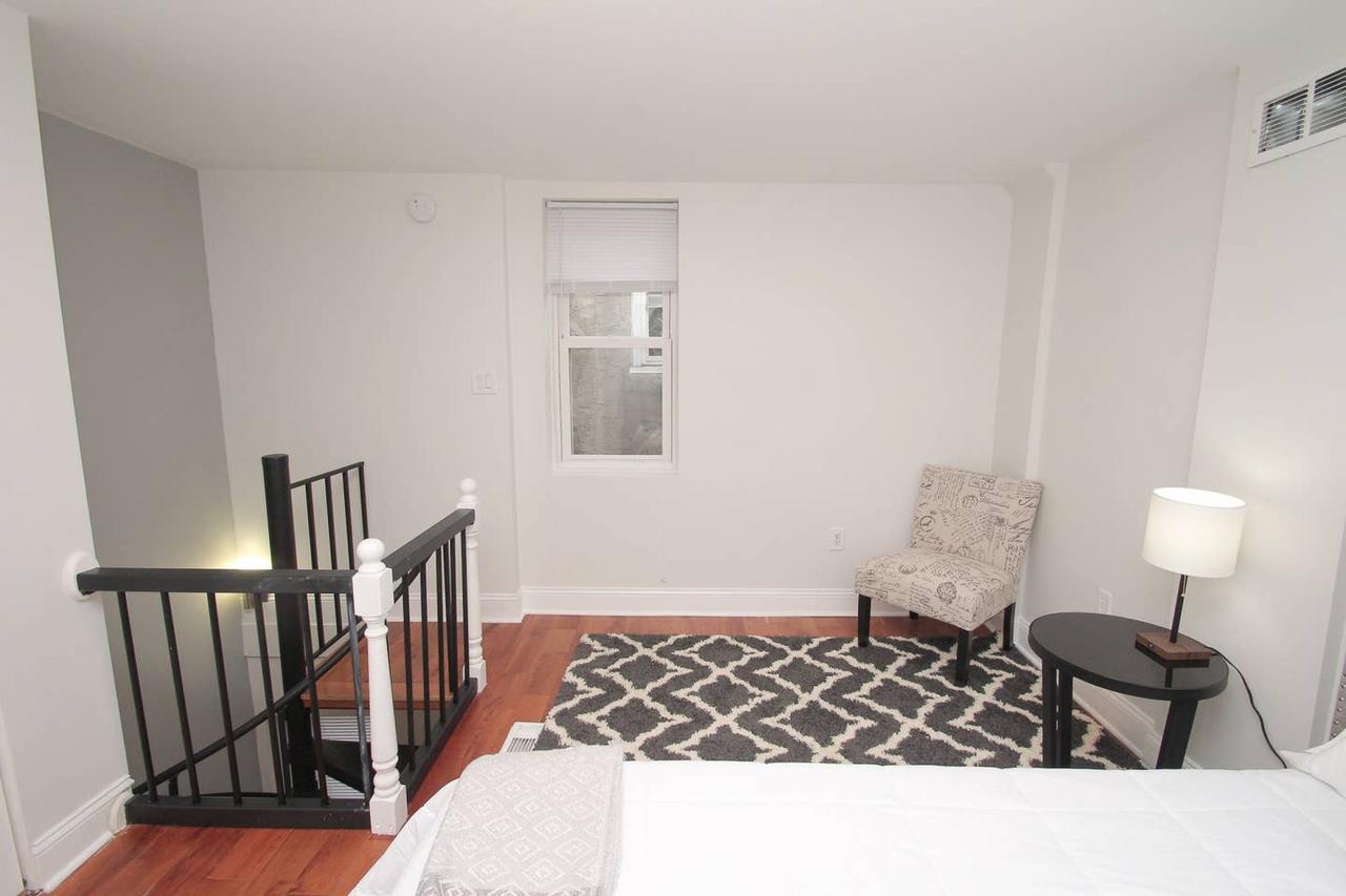 Spectacular Downtown Trinity! Sleeps 6! - thumb 16