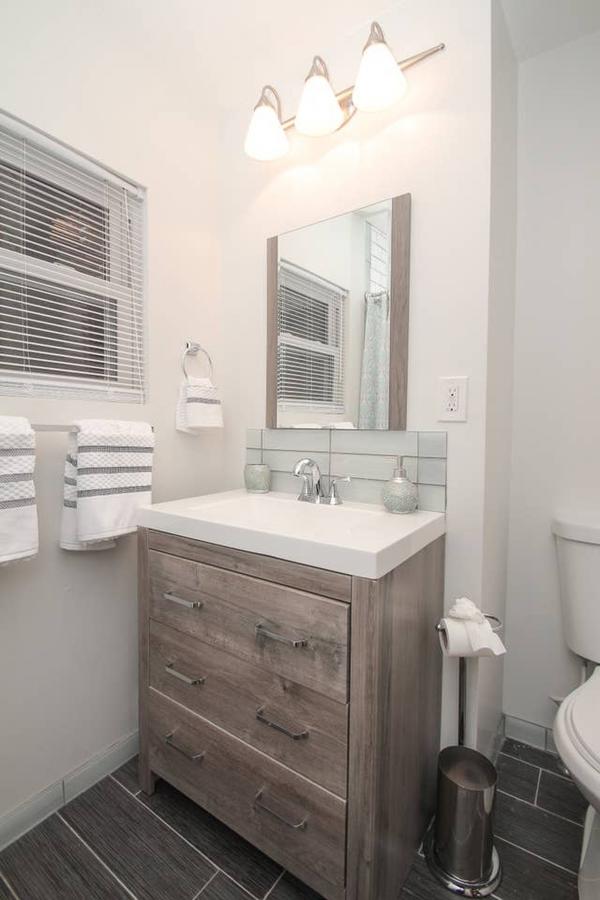 Spectacular Downtown Trinity! Sleeps 6! - thumb 7