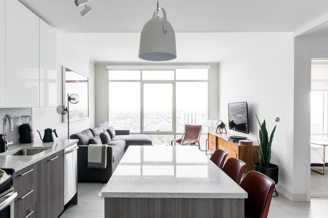 Contemporary 1BR+WiFi Gym Downtown - thumb 4