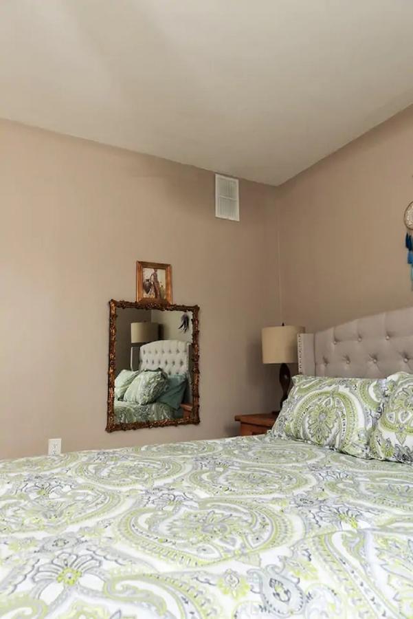 MASSiVE Bohemian Oasis In Philly! 5 Bdrm/Sleeps 12 - thumb 18