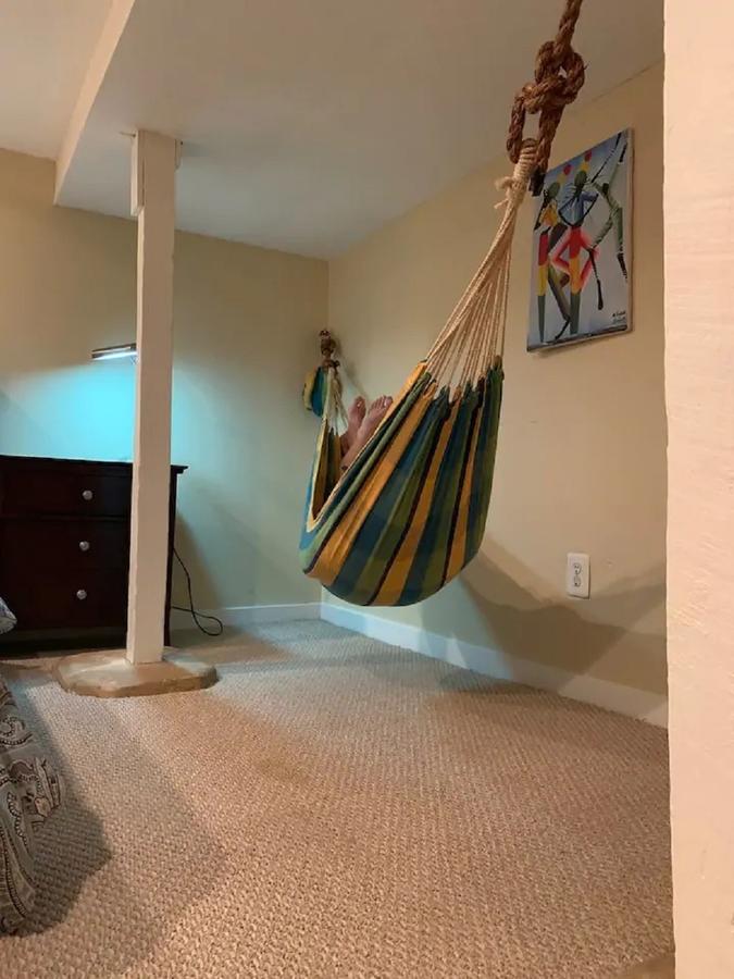 MASSiVE Bohemian Oasis In Philly! 5 Bdrm/Sleeps 12 - thumb 41