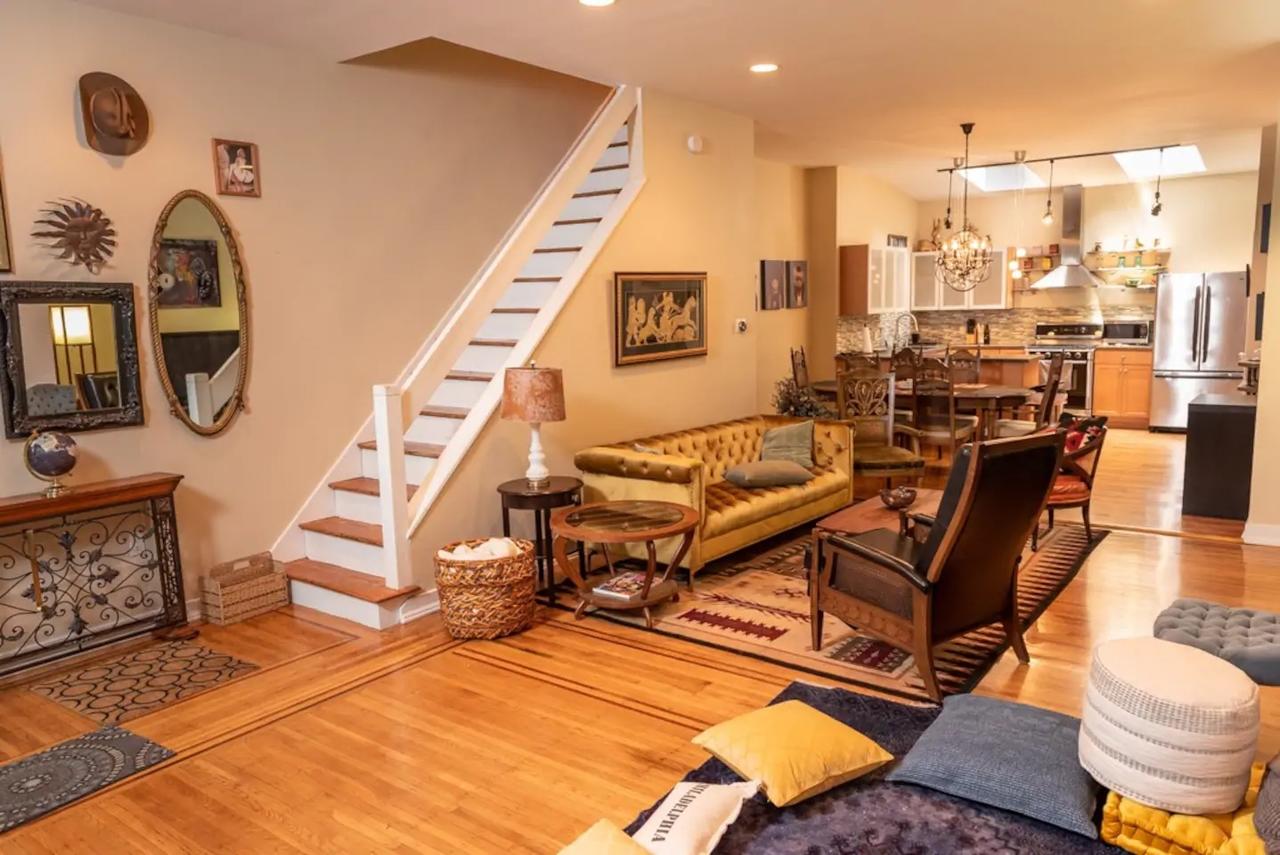 MASSiVE Bohemian Oasis In Philly! 5 Bdrm/Sleeps 12 - thumb 1