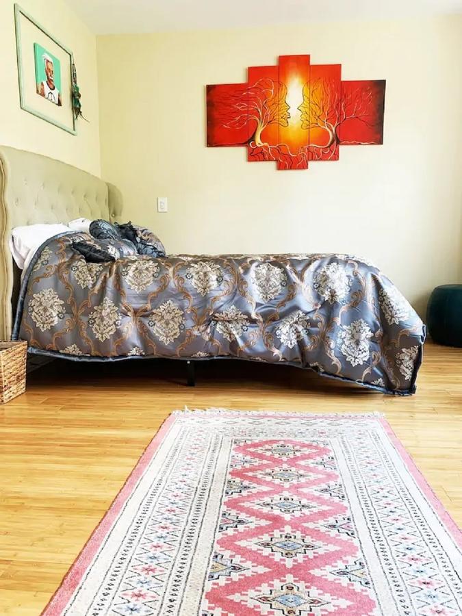 MASSiVE Bohemian Oasis In Philly! 5 Bdrm/Sleeps 12 - thumb 36