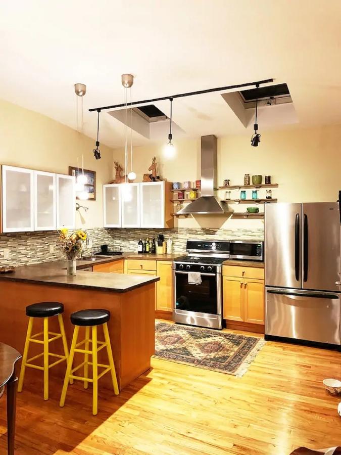 MASSiVE Bohemian Oasis In Philly! 5 Bdrm/Sleeps 12 - thumb 11