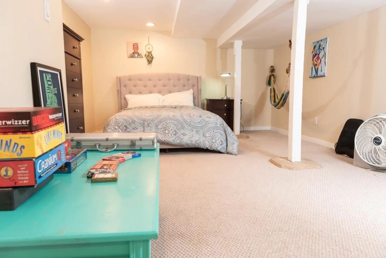 MASSiVE Bohemian Oasis In Philly! 5 Bdrm/Sleeps 12 - thumb 39