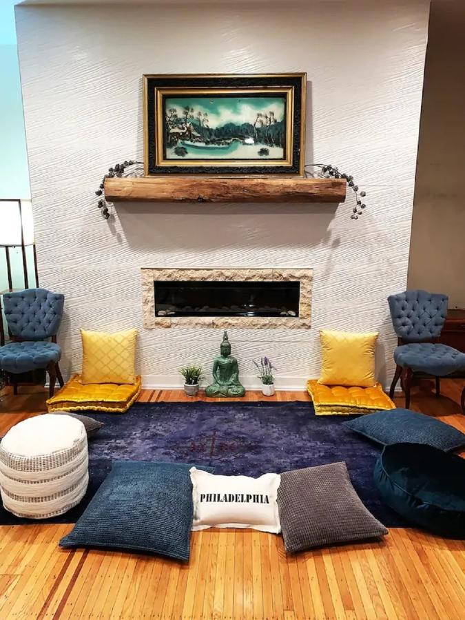 MASSiVE Bohemian Oasis In Philly! 5 Bdrm/Sleeps 12 - thumb 2