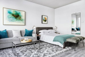 Logan Square 212