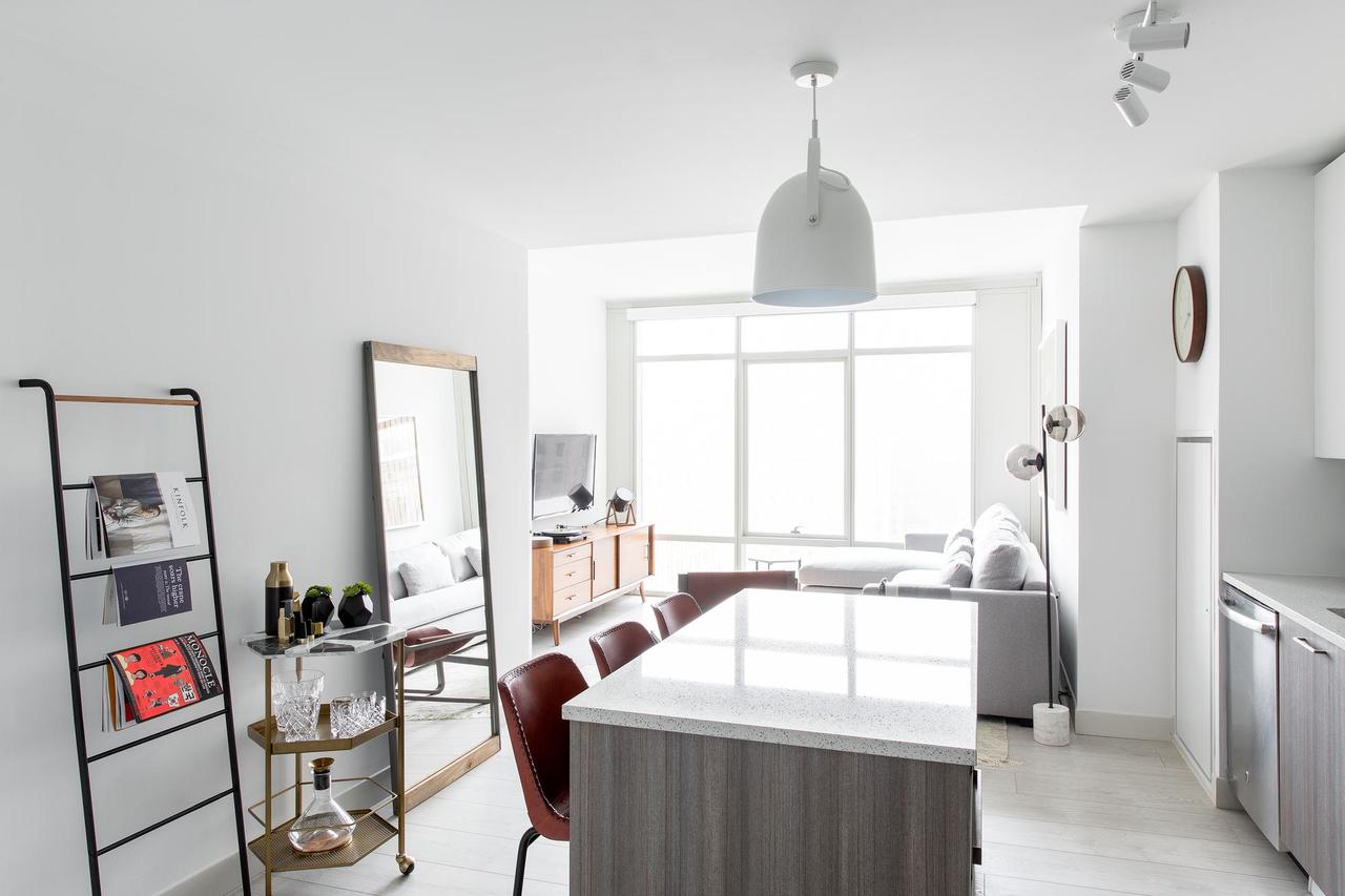 Breathtaking 2BR + Gym In Downtown - thumb 3