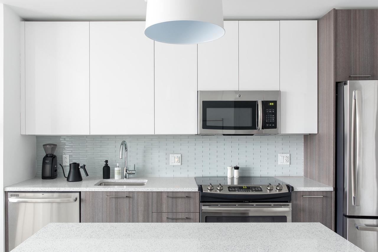 Breathtaking 2BR + Gym In Downtown - thumb 5