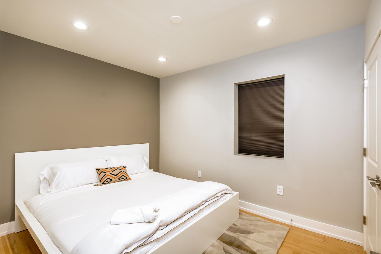 RAI Properties Â· Contemporary Design 2BD Top Floor Flat Center City - thumb 3