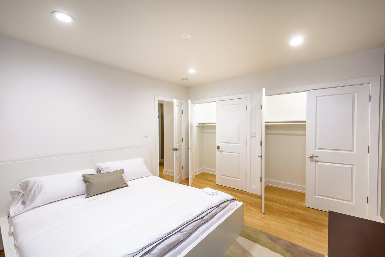 RAI Properties Â· Contemporary Design 2BD Top Floor Flat Center City - thumb 12