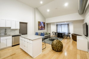 RAI Properties Â· Contemporary Design 2BD Top Floor Flat Center City
