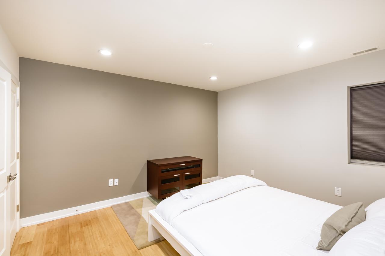 RAI Properties Â· Contemporary Design 2BD Top Floor Flat Center City - thumb 10