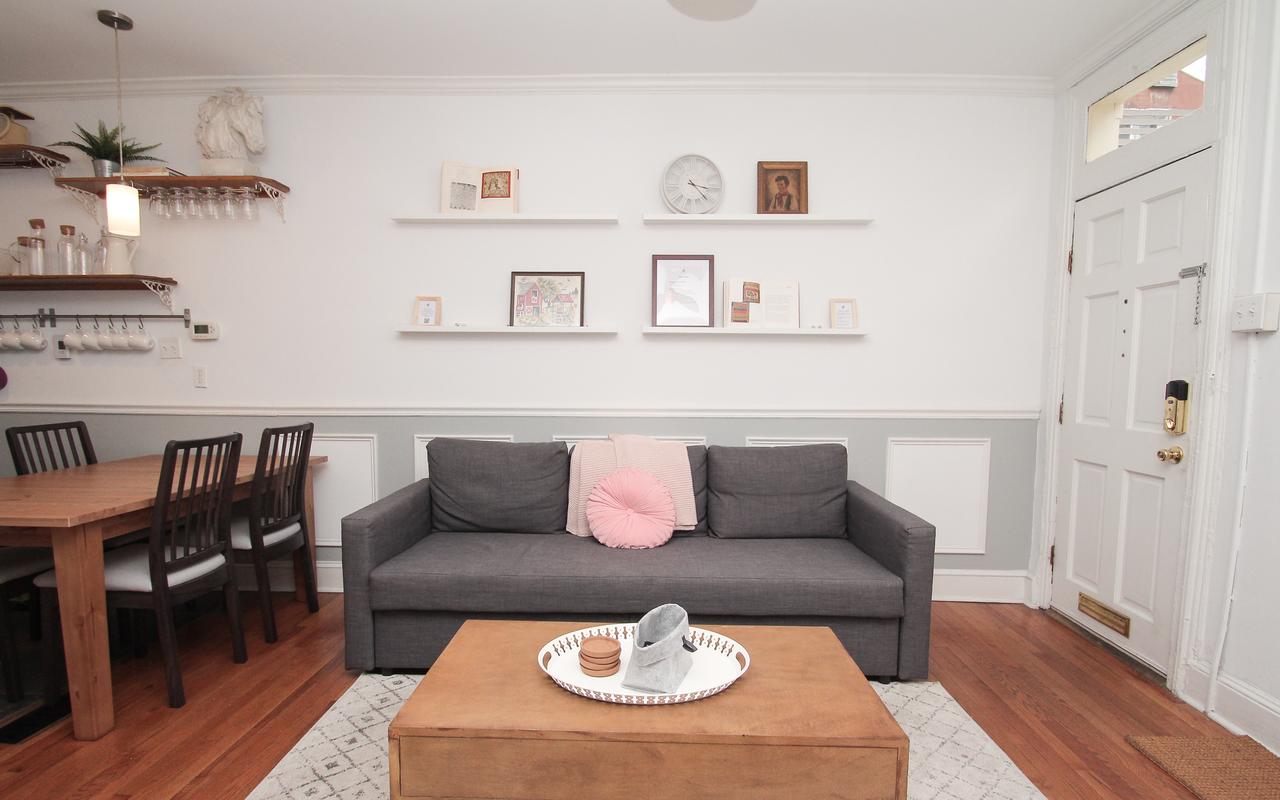 Stylish & Modern Center City Farmhouse - thumb 1