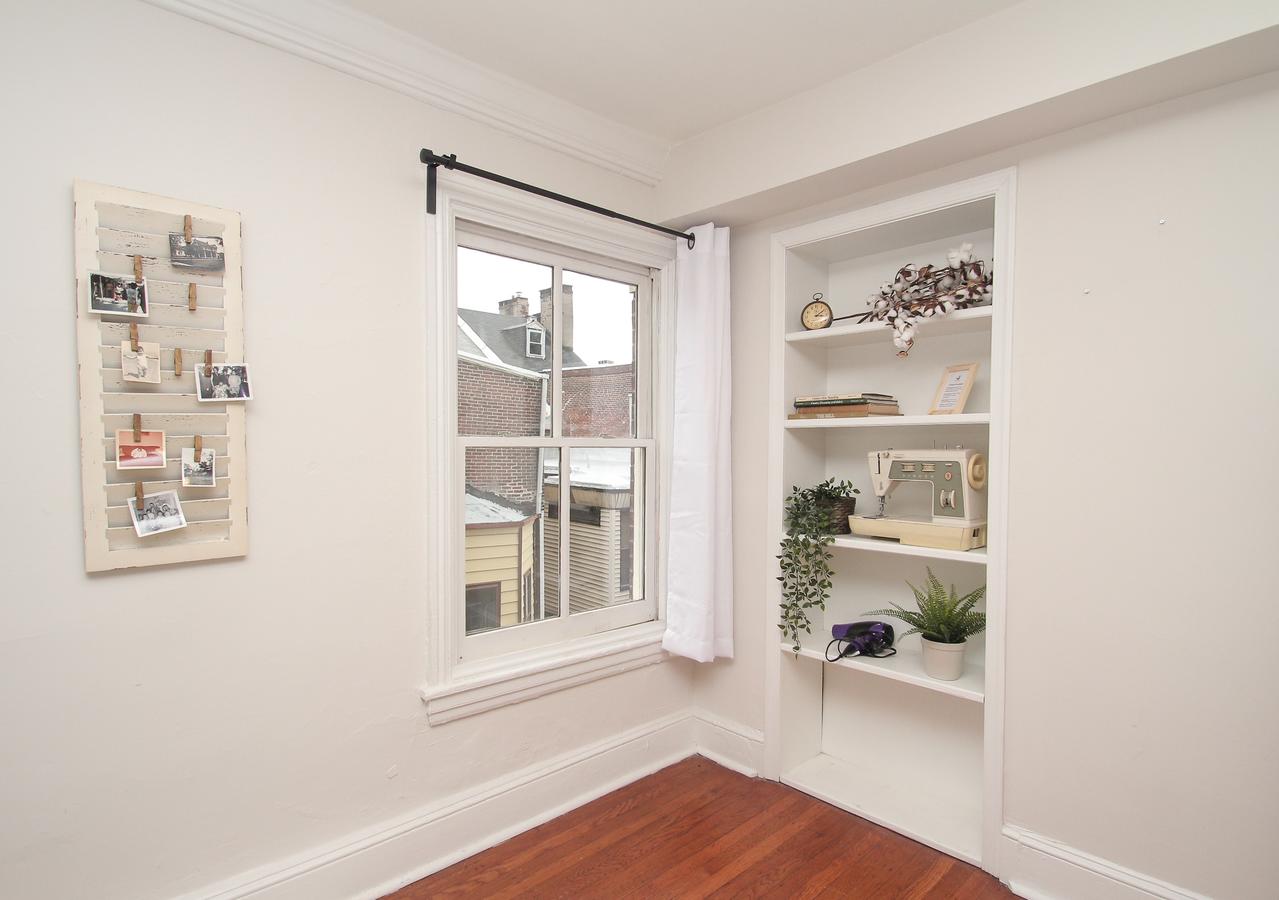 Stylish & Modern Center City Farmhouse - thumb 27