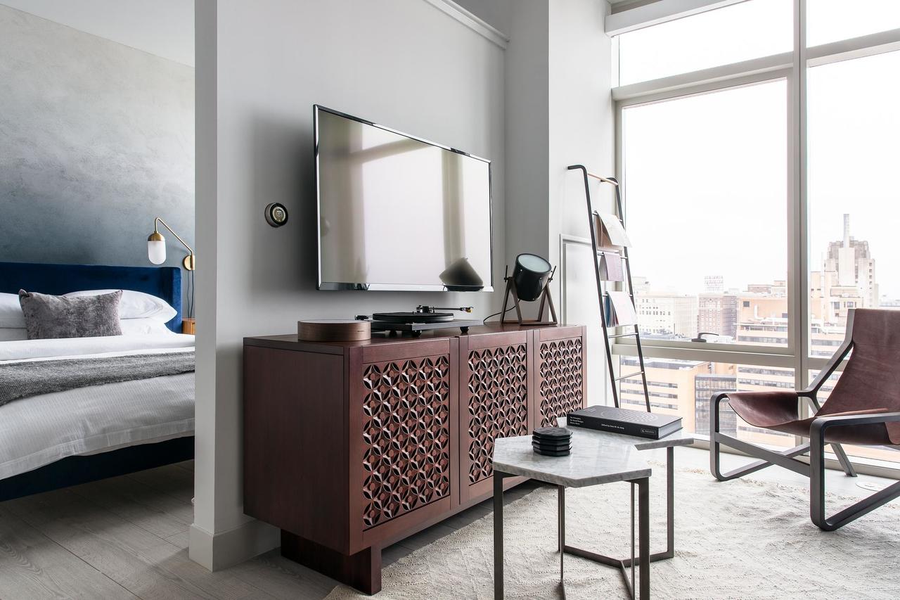 Lux Studio W/ Views In City Center - thumb 6