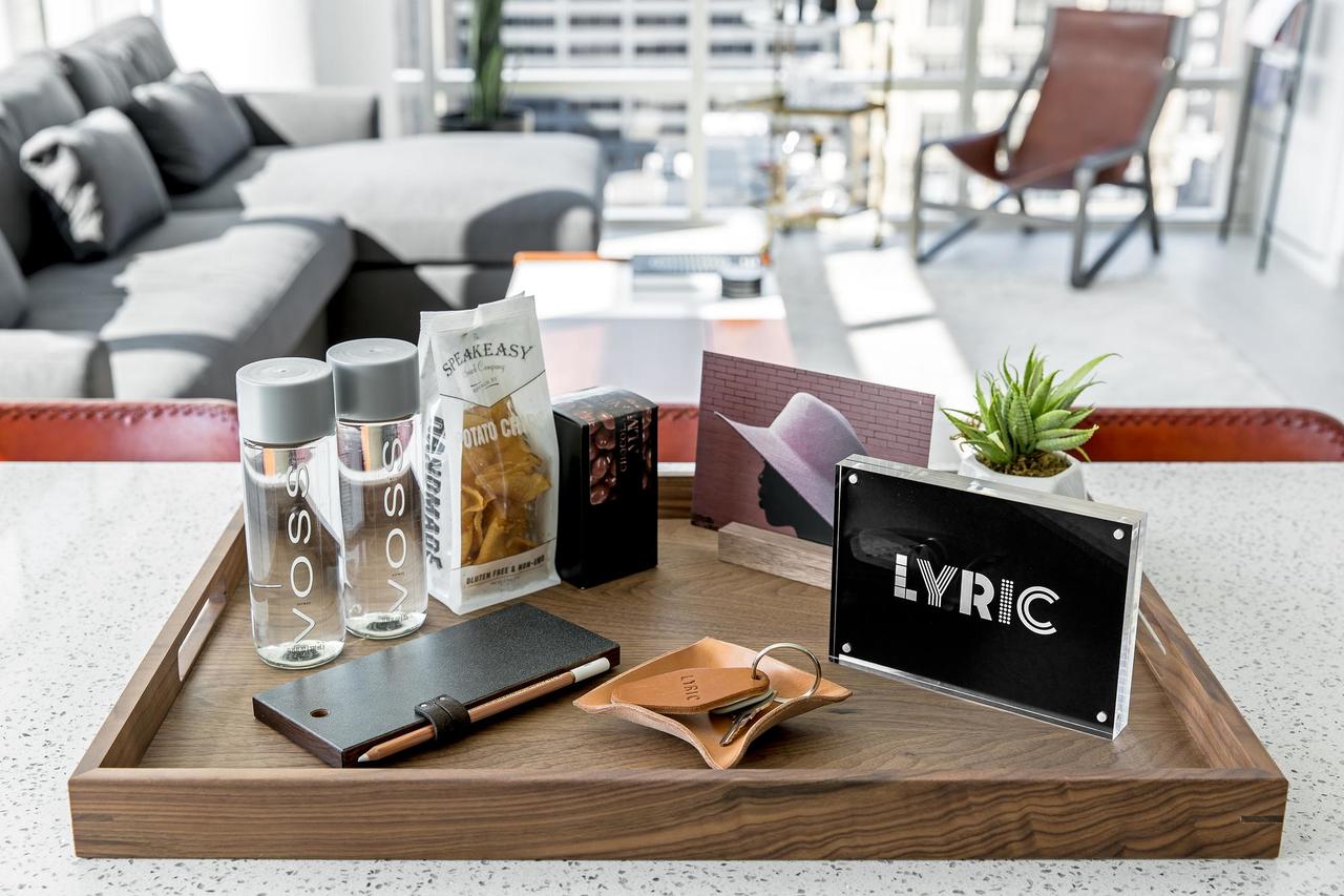 Lux Studio W/ Views In City Center - thumb 7
