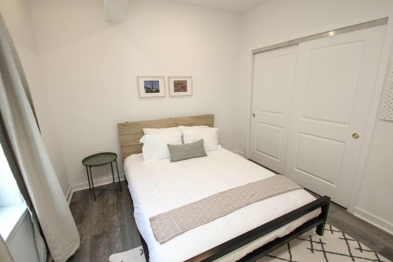 FOREVER PHILLY + SPACIOUS COUPLES GETAWAY - thumb 5