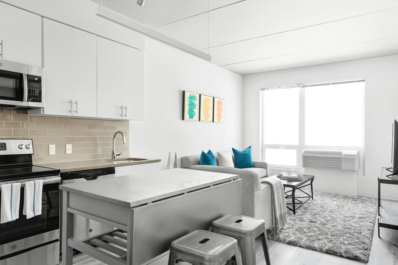 Logan Square 216 - thumb 5