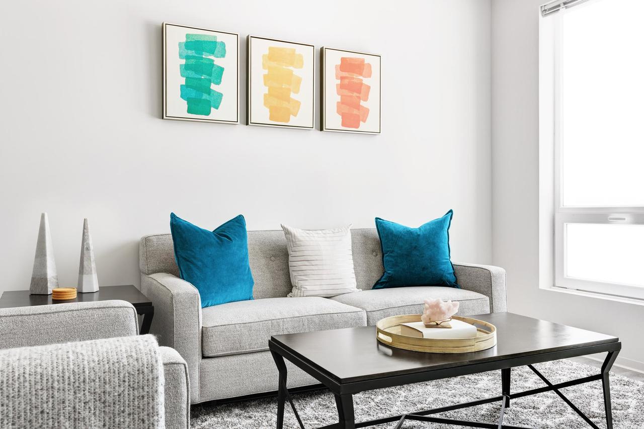 Logan Square 216 - thumb 1