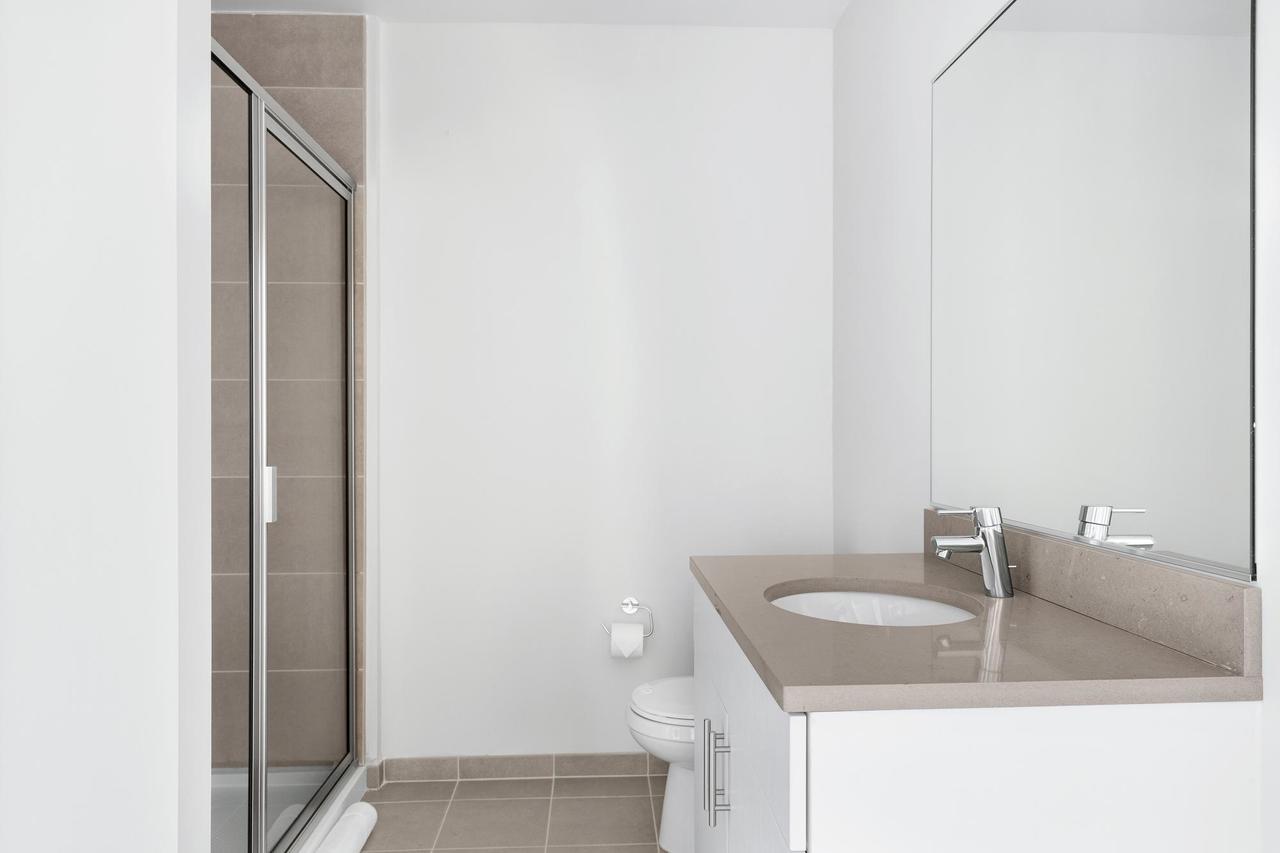 Logan Square 221 - thumb 2