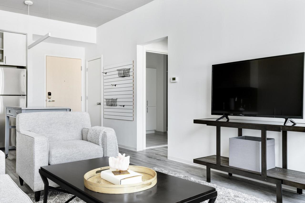 Logan Square 221 - thumb 7