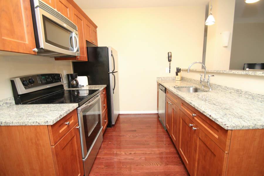 Luxury 2 Bedroom By Rittenhouse - thumb 3
