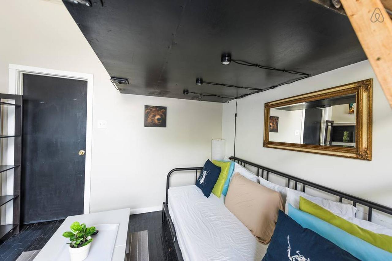 Hipster Flat Guesthouse At Palmer Park - thumb 3