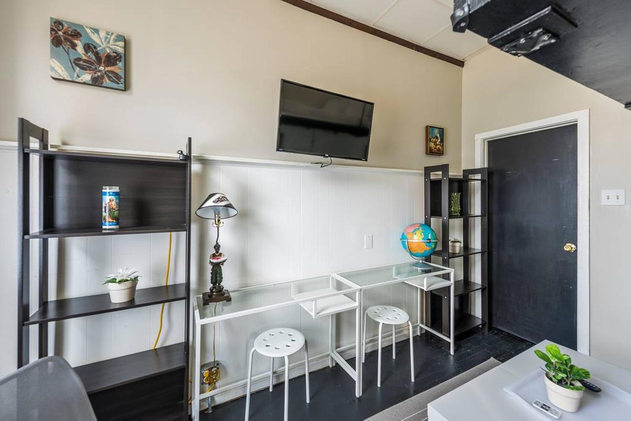 Hipster Flat Guesthouse At Palmer Park - thumb 4