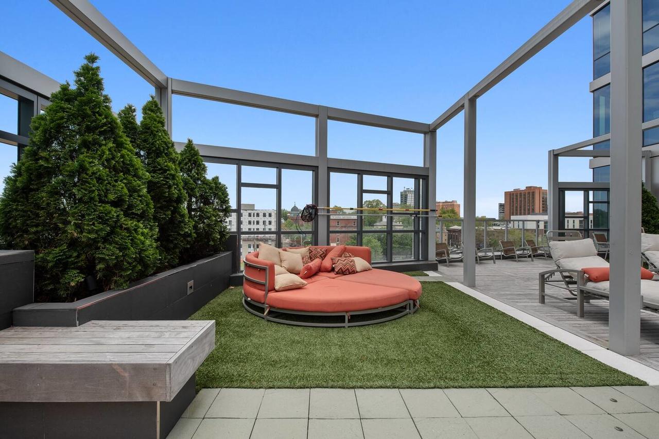 Luxury Retreat + Amenitized Building - thumb 20