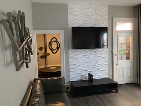 Modern Coed Dorm!! 15 Min Train To Center City!! - thumb 10