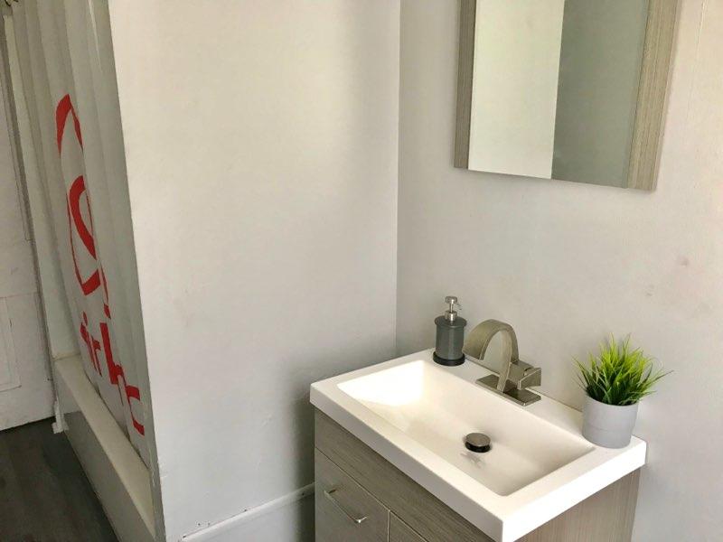 Modern Coed Dorm!! 15 Min Train To Center City!! - thumb 21