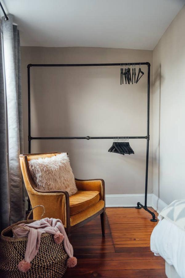 Laurel Street Â· Stylish 4 BR - Cute Patio - Amazing Beds - 96 Walk Score - thumb 13