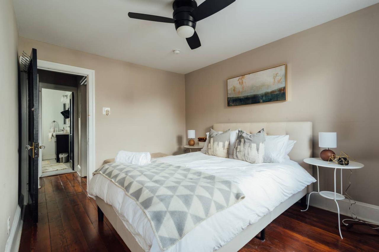Laurel Street Â· Stylish 4 BR - Cute Patio - Amazing Beds - 96 Walk Score - thumb 25